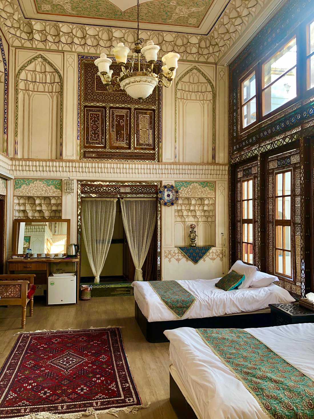 Atigh Traditional Hotel / Isfahan