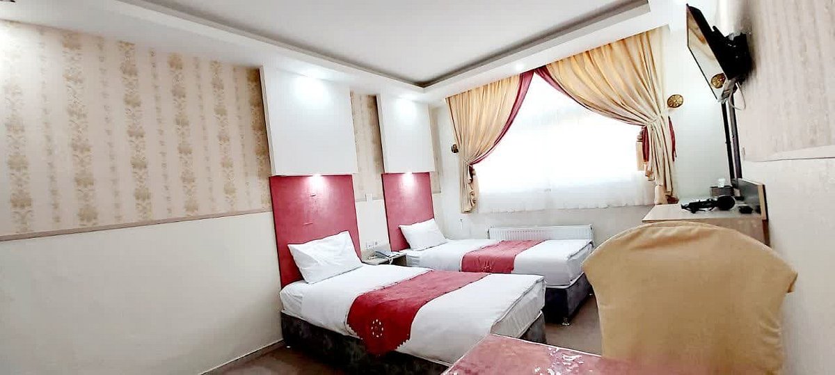 Ava Plus Hotel / Isfahan
