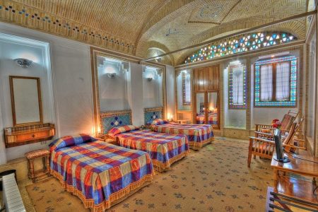 Moshir al-Mamalek Garden Hotel / Yazd