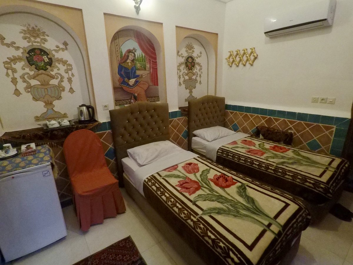 Alibaba traditional hotel / Yazd
