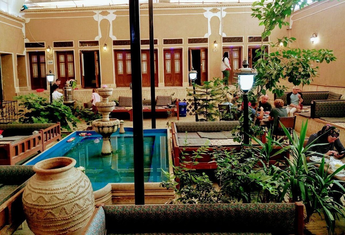 Dalan e behesht hotel / Yazd