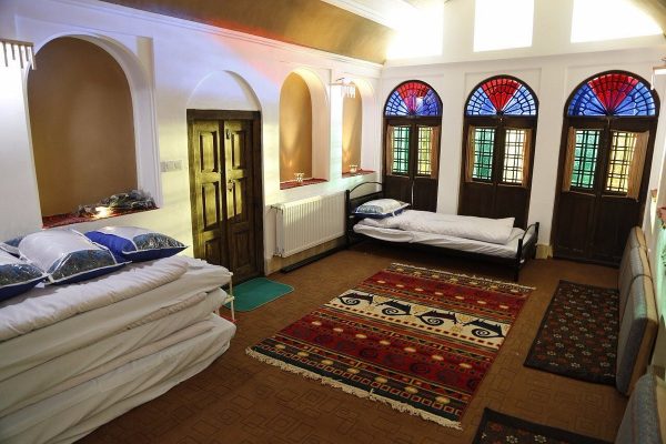 Do Sarv Taft Traditional Hotel / Yazd