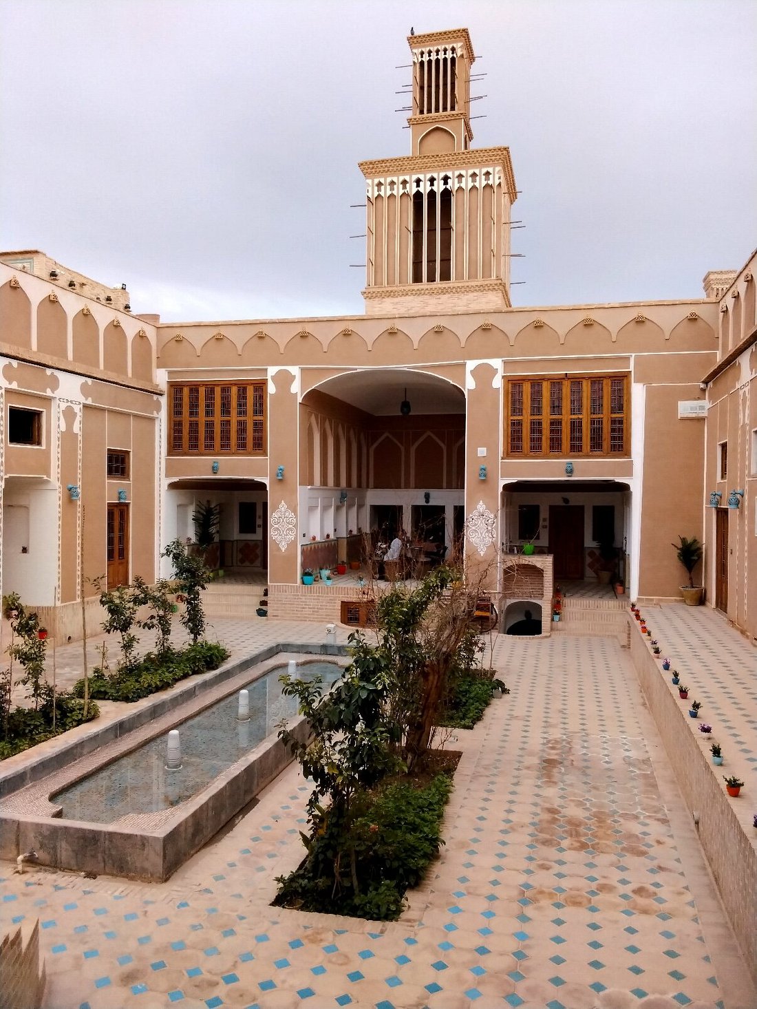 Malamir Hotel / Yazd