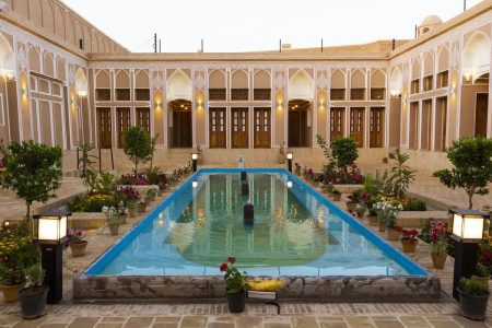 Ketrova Hotel / Yazd