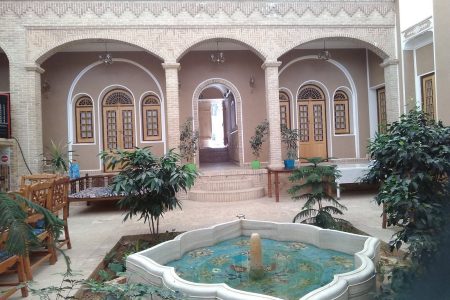 Seven Hostel / Yazd