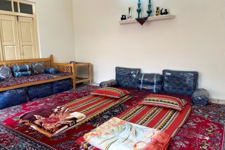 Ouruza Hostel / Yazd