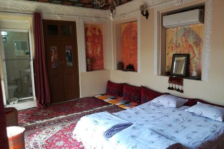 Souvashun Traditional House / Shiraz
