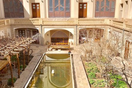 Iranian House Hotel / Kashan