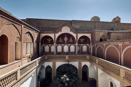 Sadeghi Traditional Hotel / Kashan