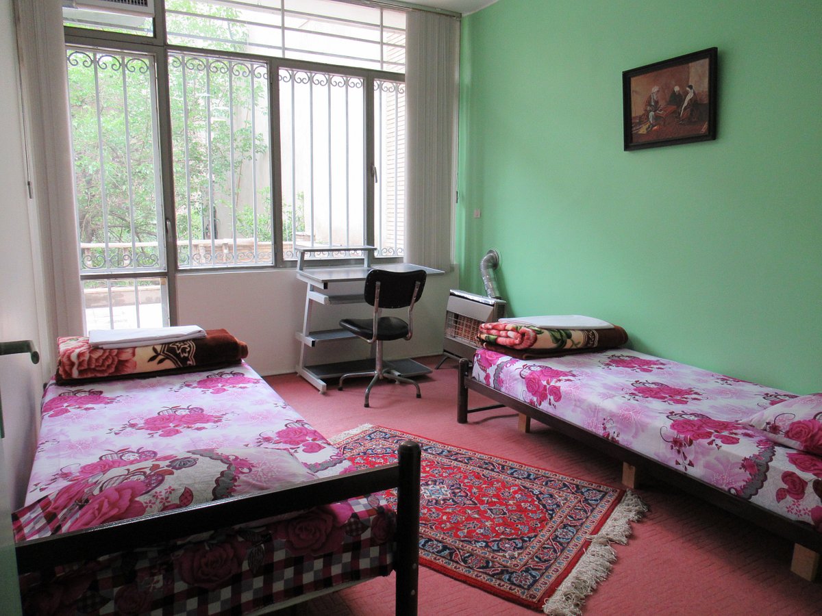 Iran Cozy Hostel / Tehran