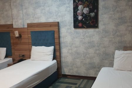 Qasr Naderi Hotel / Qom