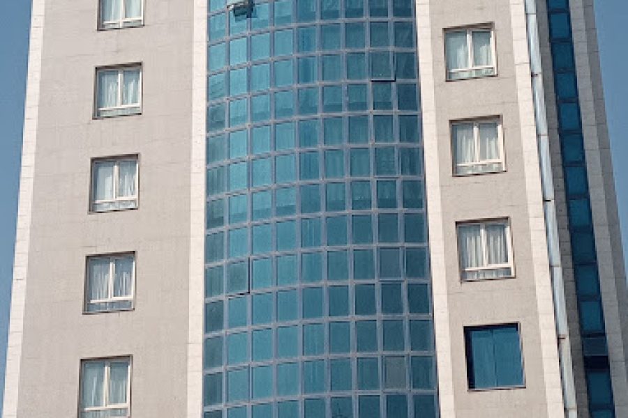 Venus Apartment Hotel / Tehran