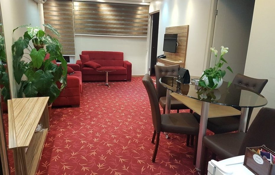 Behboud Hotel / Tabriz