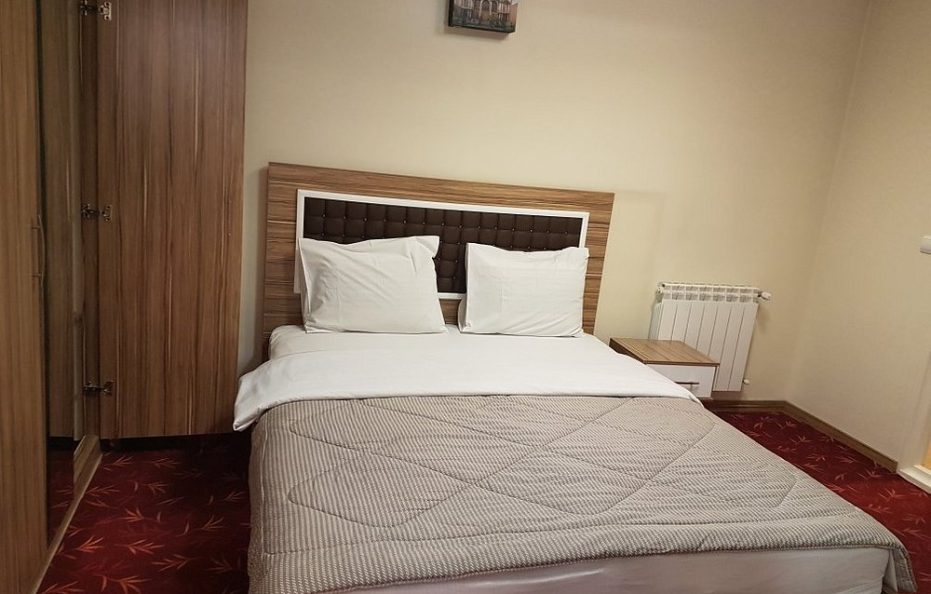 Behboud Hotel / Tabriz