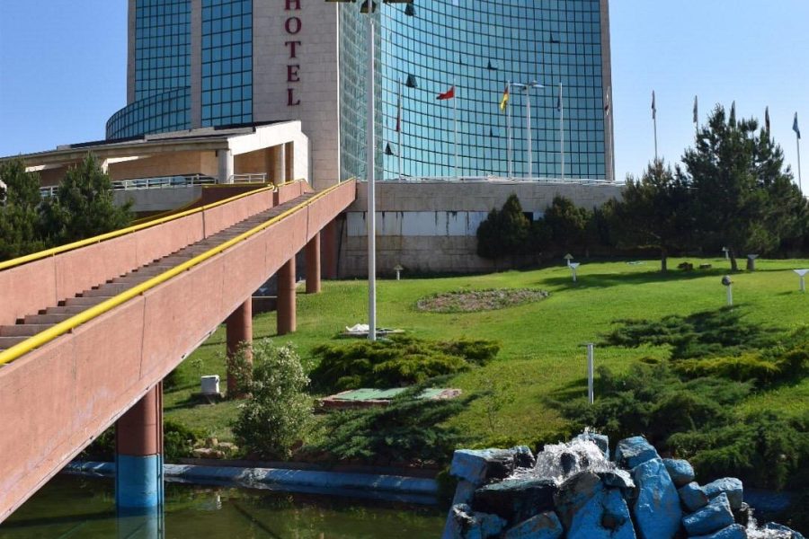 Tabriz El-Goli Pars Hotel / Tabriz