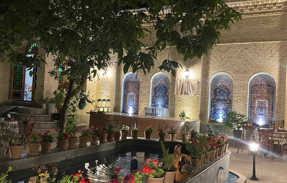 Zanjan Boutique Hotel / Zanjan