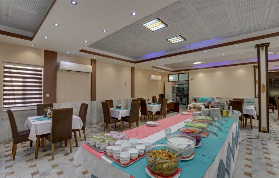 Zanjan Tourist Hotel / Zanjan