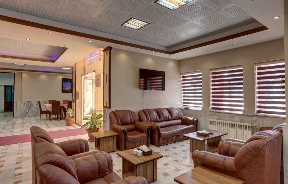 Zanjan Tourist Hotel / Zanjan