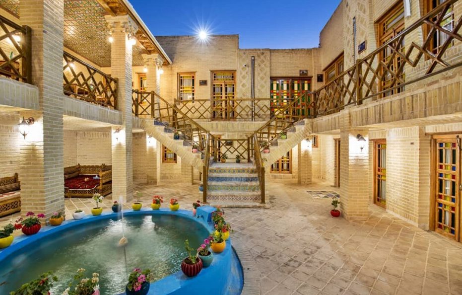 Dadamaan Hotel / Zanjan