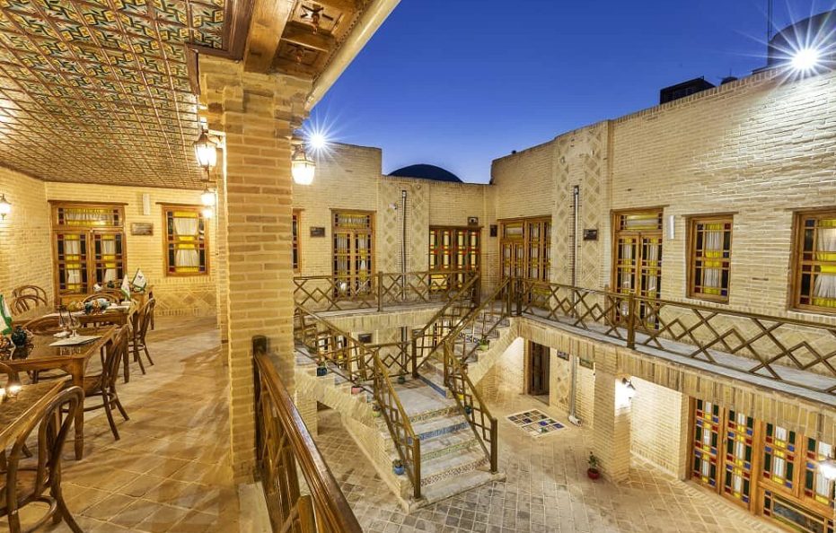 Dadamaan Hotel / Zanjan