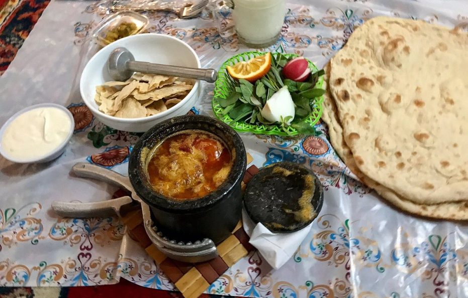 Dadamaan Hotel / Zanjan